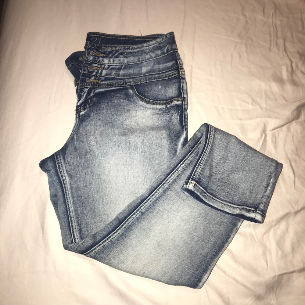 High waisted jeans
